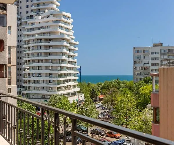 Flora 1 * Burgas City