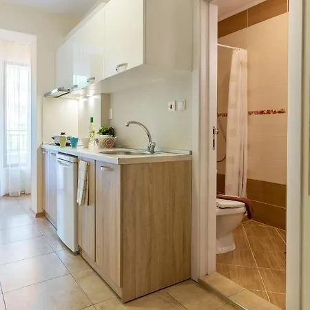 Flora 1 * Μπουργκάς