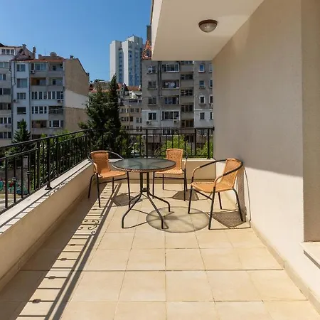 Flora 1 Διαμέρισμα Μπουργκάς