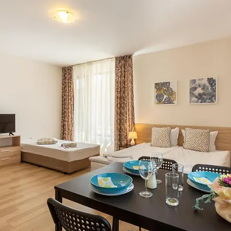 アパート Flora 1 *