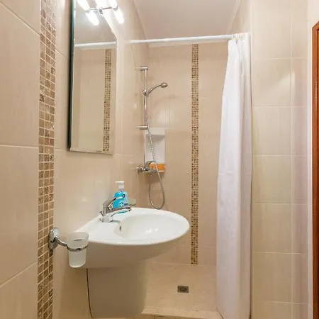 Διαμέρισμα Flora 1 *