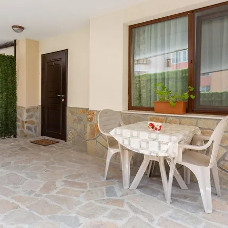 Flora 1 Μπουργκάς