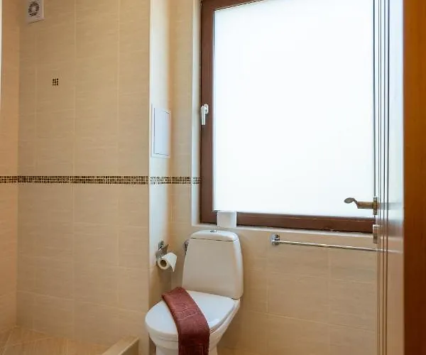 Апартамент Flora 1 *