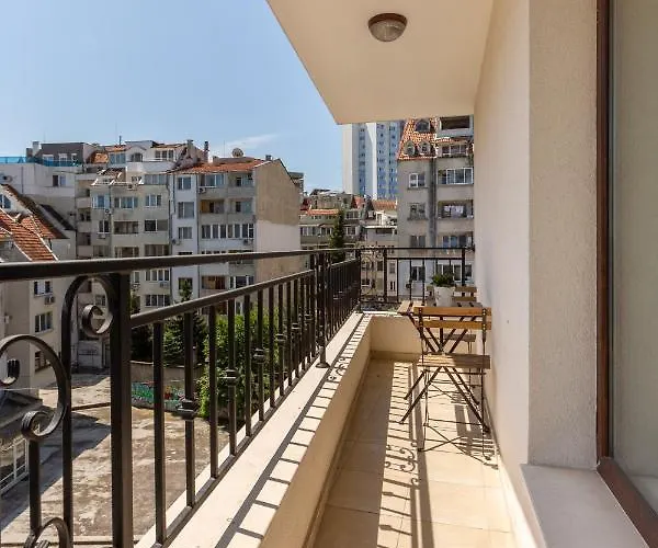 Апартамент Flora 1