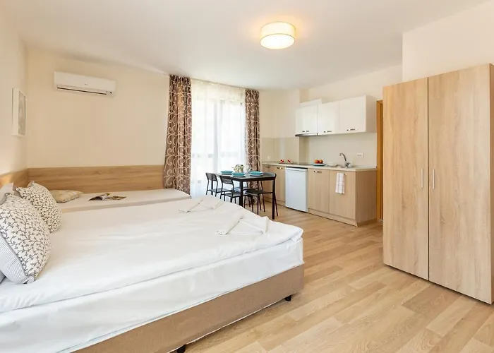 Flora 1 * Бургас