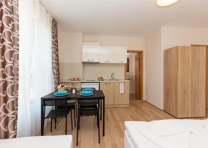 Апартамент Flora 1